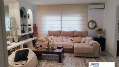 Semi-detached house in El Campillo photo 2