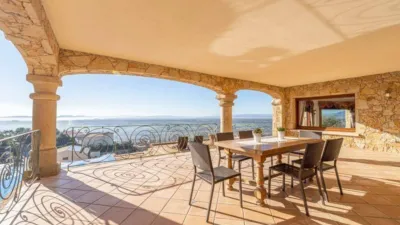 Chalet in Les Torroelles photo 6