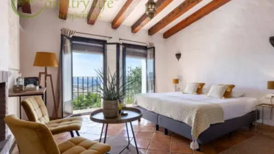 Boutique Hotel with Helipad, Tennis Court and Heated Pool in Villanueva de la Concepción photo 7