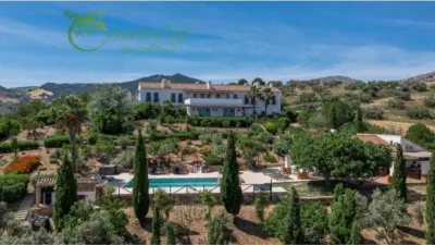 Boutique Hotel with Helipad, Tennis Court and Heated Pool in Villanueva de la Concepción photo 6