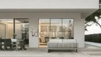 Terreno en venta en Mera-Serantes - Más