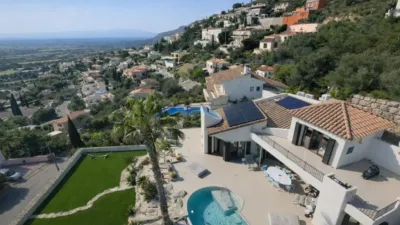 Chalet in Les Torroelles photo 3