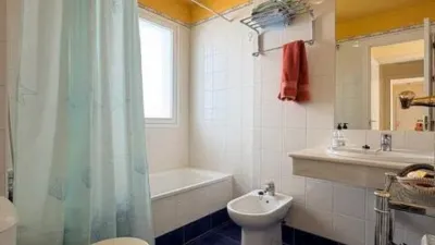 Apartment on Avenida de la Reina Sofía photo 19