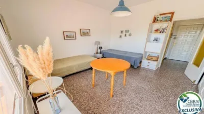 Apartment on Carrer de l'Alhambra photo 6