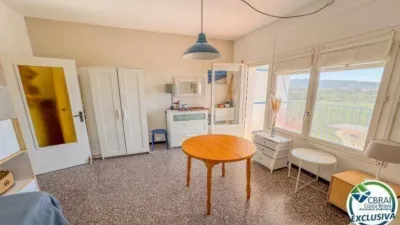 Apartment on Carrer de l'Alhambra photo 8