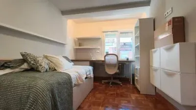 Piso en alquiler en Calle de José María Beobide, Iturrama-Azpilagaña (Pamplona - Iruña) de 1.400 €<span>/mes</span>
