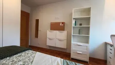 Piso en alquiler en Calle de José María Beobide, Iturrama-Azpilagaña (Pamplona - Iruña) de 1.400 €<span>/mes</span>