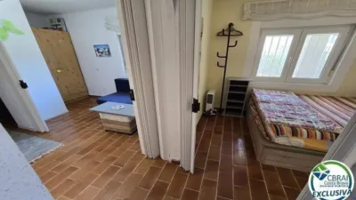 Apartment in Carrer de Salins photo 12