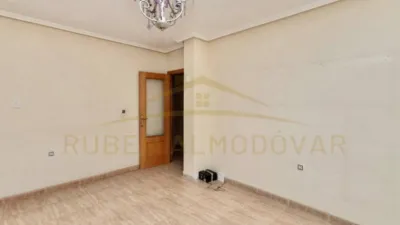 Piso – Redován - Vista 3