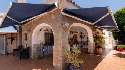 Chalet on Calle del Maestro Serrano photo 8