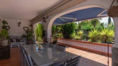 Chalet on Calle del Maestro Serrano photo 11