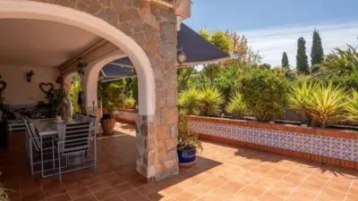 Chalet on Calle del Maestro Serrano photo 9