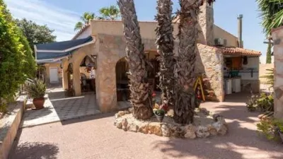 Chalet on Calle del Maestro Serrano photo 51
