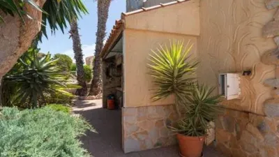 Chalet on Calle del Maestro Serrano photo 54