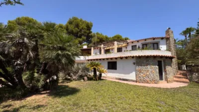 Chalet in Cala Advocat-Baladrar photo 2
