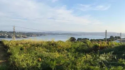 Terreno en venta en Mera-Serantes - Más