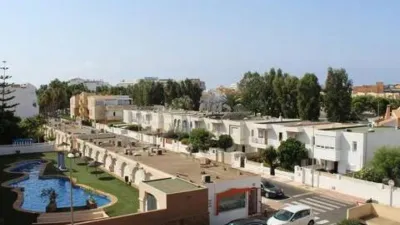 Top-floor apartment on Calle de la Alameda photo 14