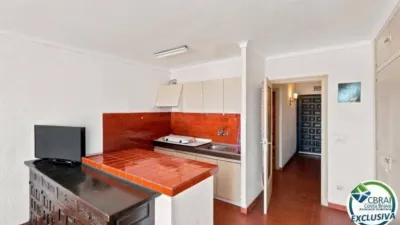 Apartment in Port Grec 1 Street photo 11