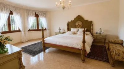 Villa on Carrer de Pau Vila photo 18
