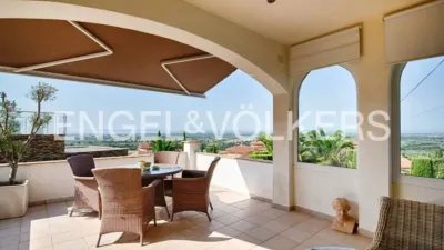 Chalet in Les Torroelles photo 4