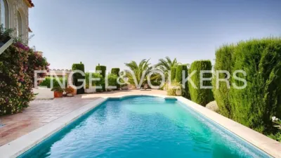 Chalet in Les Torroelles photo 3