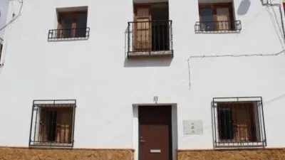 Terraced house on Calle de la Fuente del Oro photo 2
