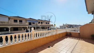 House on Carrer de la Rioja photo 3
