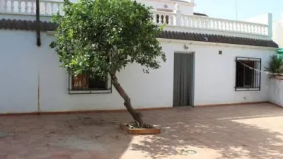 Terraced house on Calle de la Fuente del Oro photo 5