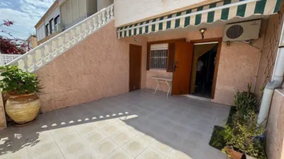 Bungalow for sale on Calle Urbano Arregui photo 2