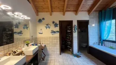 Chalet on Carrer del Llobregat photo 33