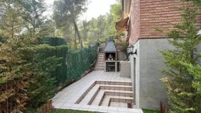 Chalet on Carrer del Llobregat photo 47
