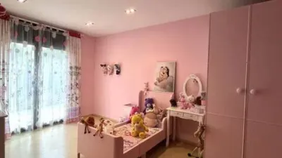Chalet on Carrer del Llobregat photo 22