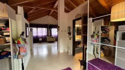 Chalet on Carrer del Llobregat photo 32