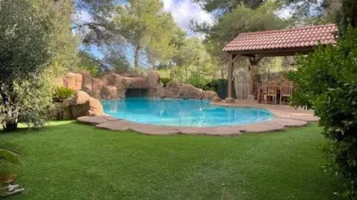 Chalet on Carrer del Llobregat photo 45