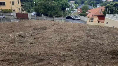 Terreno en venta en Oleiros - Más