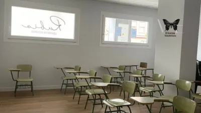 Local comercial en alquiler en Grado - Más
