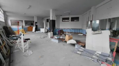 Local comercial en alquiler en Ribeira - Vista 2