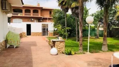 Chalet en alquiler en Calle Gripau No Number, Picassent de 1.800 €<span>/mes</span>