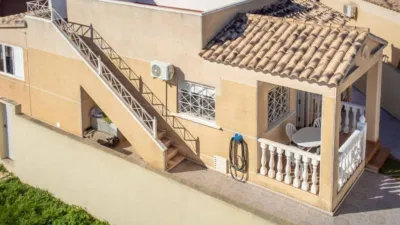 House on Carrer Acebo photo 3