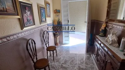 House for sale in Adra, Cercado area. 110m2 of surface area distributed as follows: ground floor: living room, separate kitchen, lounge/dining room, 1 bathroom and 4 bedrooms. First floor: 1 bedroom, terrace and laundry room. South-north orientation, entrance from two streets. photo 2