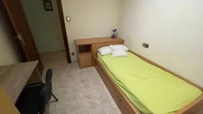 Habitación en alquiler en Joc de La Bola-Camps D'Esports, Joc de la Bola-Camps d'Esports (Lleida Capital) de 260 €<span>/mes</span>