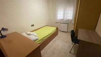 Habitación en alquiler en Joc de La Bola-Camps D'Esports, Joc de la Bola-Camps d'Esports (Lleida Capital) de 260 €<span>/mes</span>