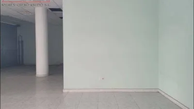 Local comercial en venta en Plaza de España - Mehr