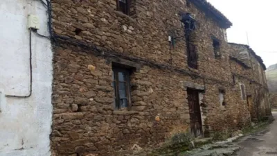 Casa adosada en Gascueña de Bornova photo 2