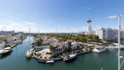 Dúplex en venta en Empuriabrava, Empuriabrava (Castelló d'Empúries) de 450.000 €