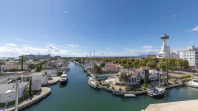 Dúplex en venta en Empuriabrava, Empuriabrava (Castelló d'Empúries) de 450.000 €