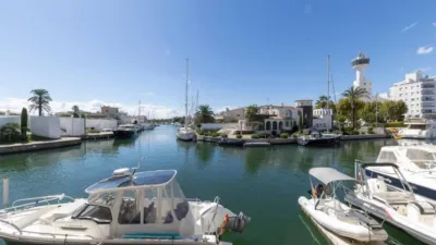 Dúplex en venta en Empuriabrava, Empuriabrava (Castelló d'Empúries) de 450.000 €