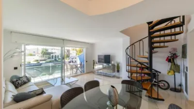 Dúplex en venta en Empuriabrava, Empuriabrava (Castelló d'Empúries) de 450.000 €
