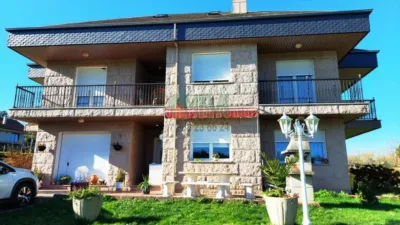 Chalet in San Cibrao Das Viñas (Capital) photo 2