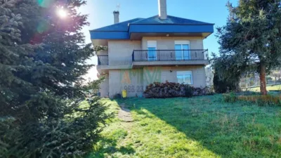 Chalet in San Cibrao Das Viñas (Capital) photo 4